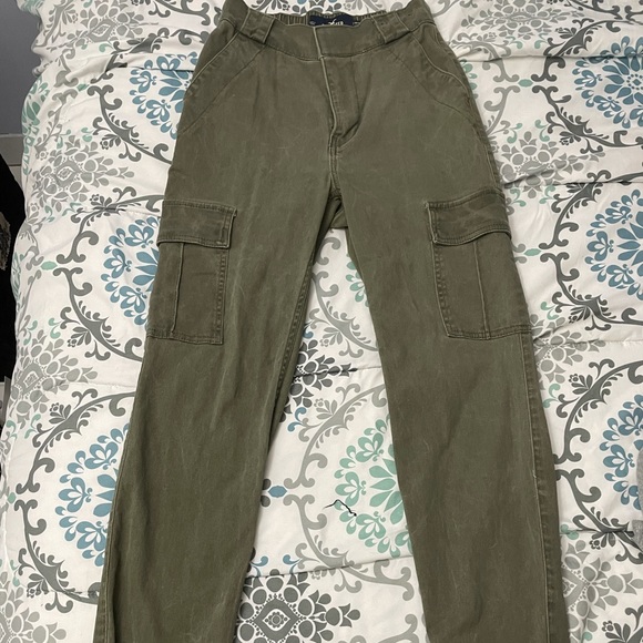 hollister cargo pants